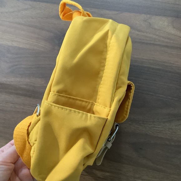 New Mini yellow lightweight backpack - Picture 7 of 11